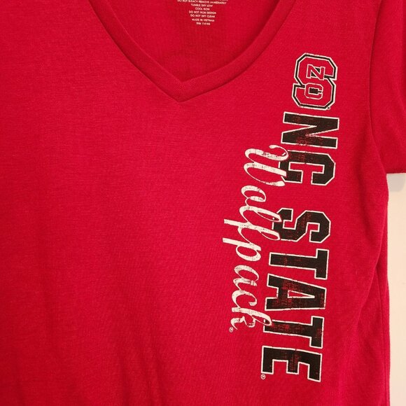 NC State Wolfpack Women's V-Neck T-Shirt Cute Wolfie Logo Size Large πΊβ€οΈ - Picture 4 of 5